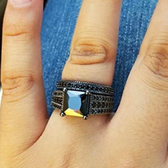 NEW Princess Cut Black Sapphire 925 Silver Ring - Picture 3 of 6